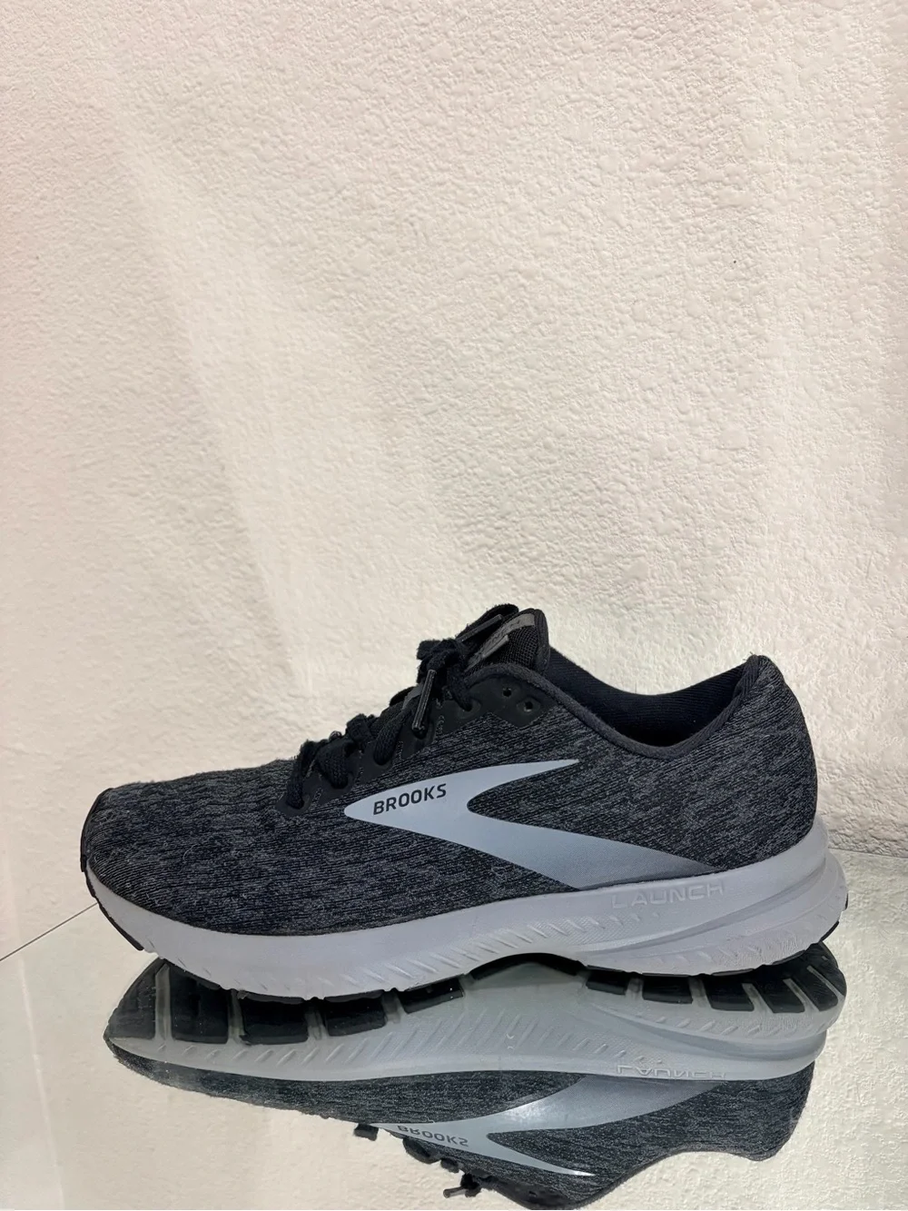 Brooks LAUNCH 7 Men's Black and Gray Running Shoes